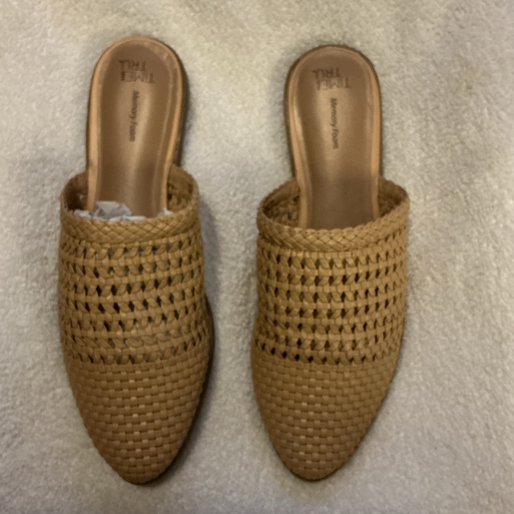 Trotters Tan Woven Slip-On Mules